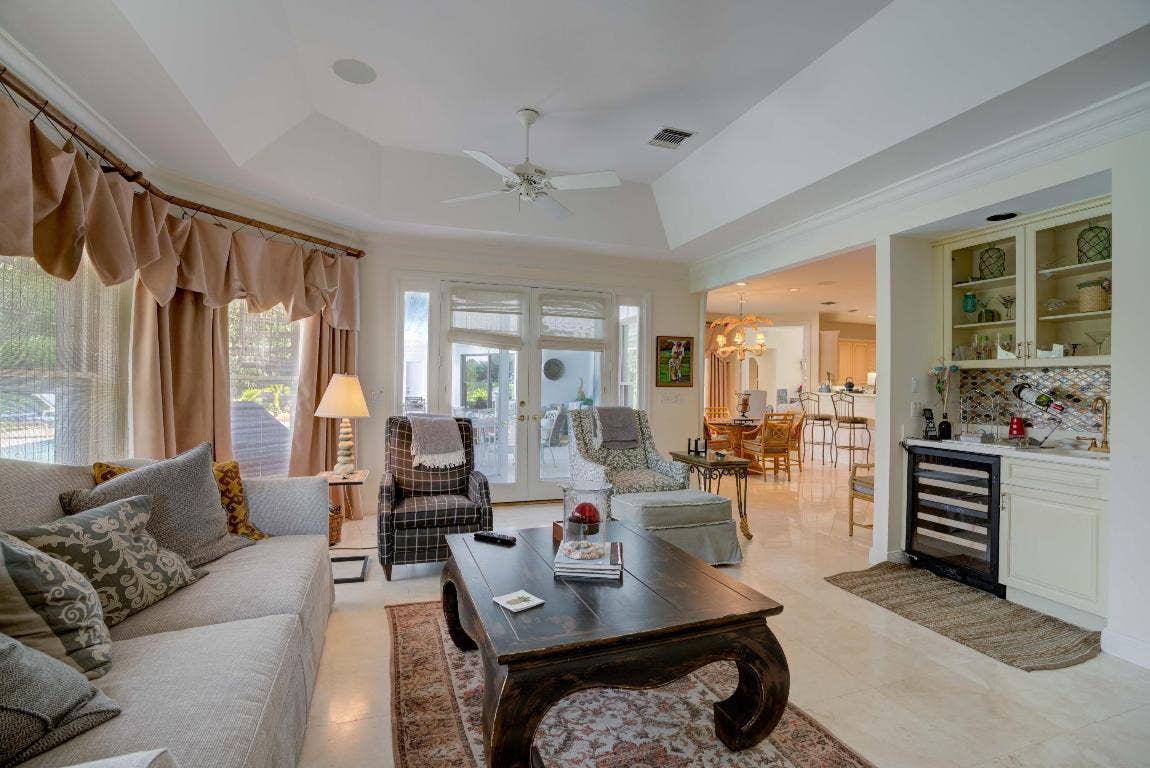 18625 SE Village Circle, Tequesta, FL 33469 18625 SE Village Circle, Tequesta, FL 33469