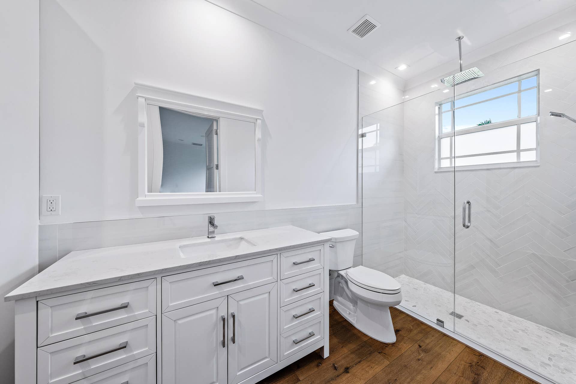 19993 Loxahatchee Pointe Drive, Jupiter, FL 33458 VIP Bath