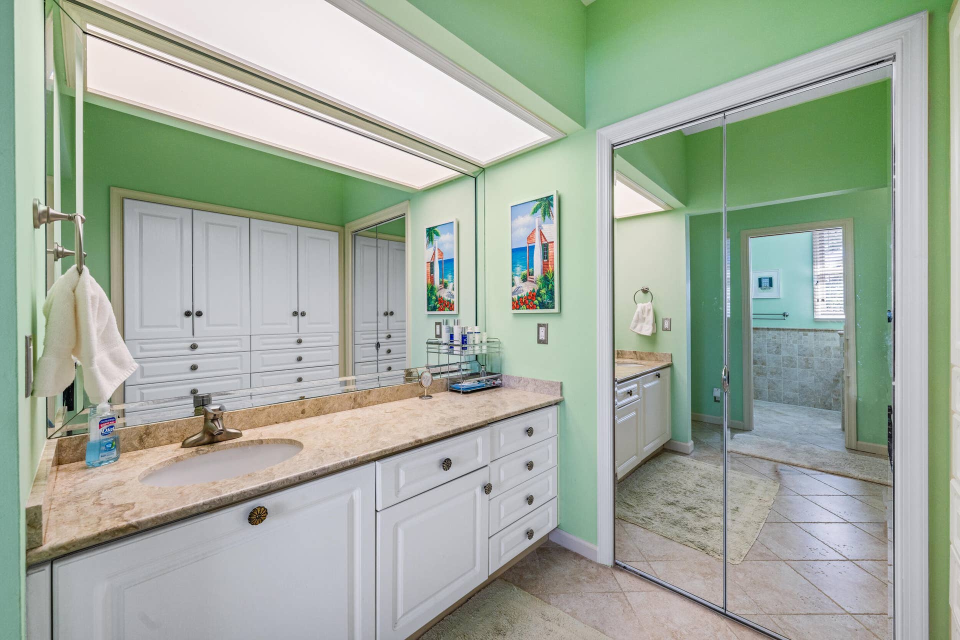 18065 SE Village Circle, Tequesta, FL 33469 Master Bath