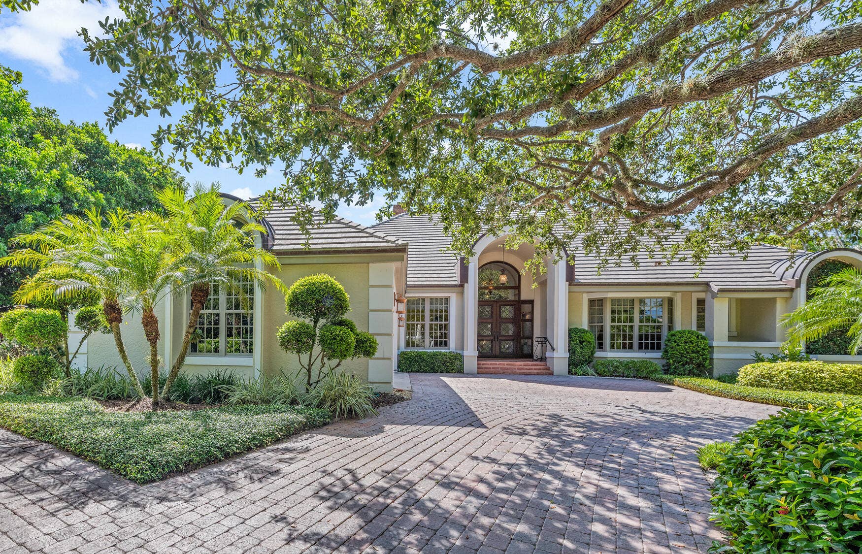 18065 SE Village Circle, Tequesta, FL 33469 Front Elevation