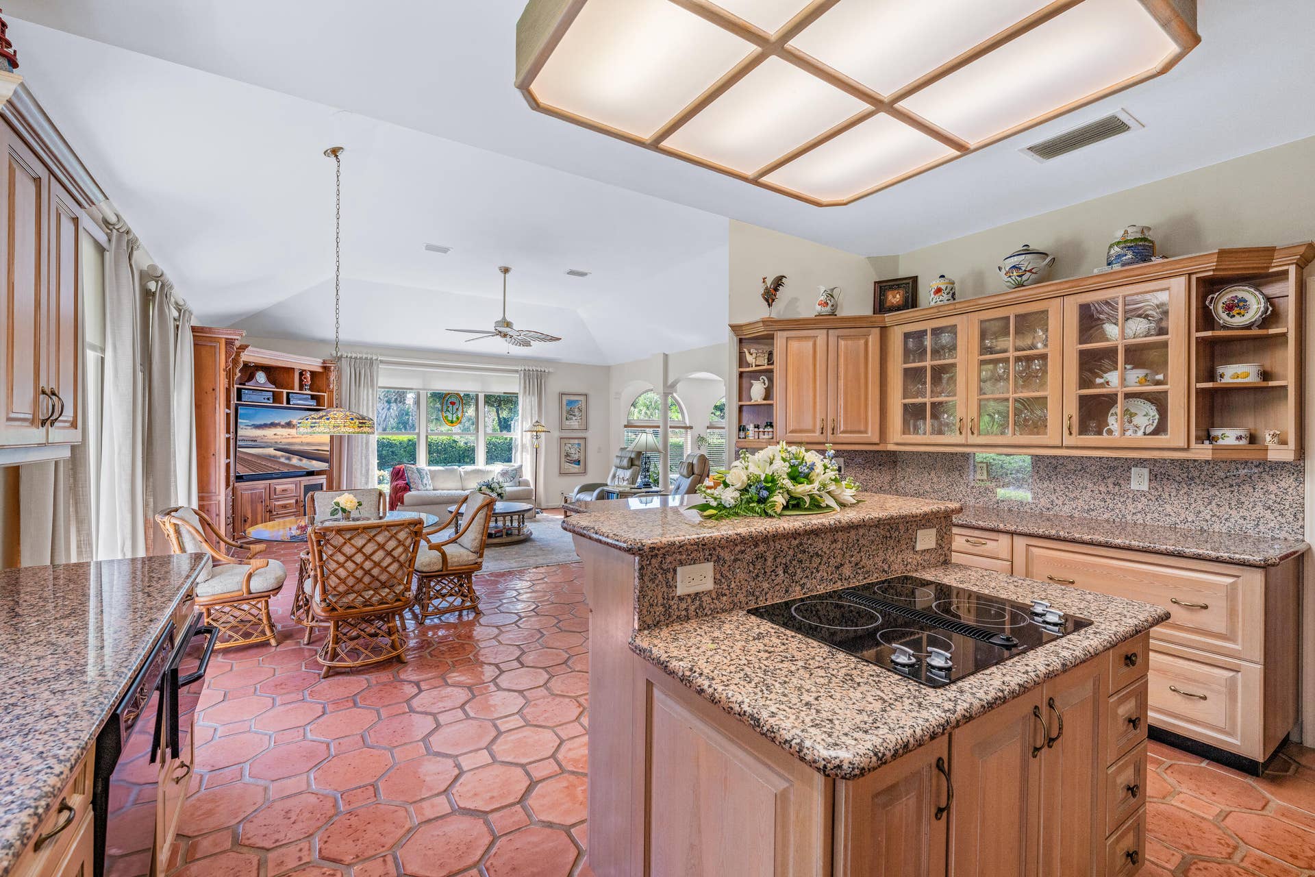 18065 SE Village Circle, Tequesta, FL 33469 Kitchen