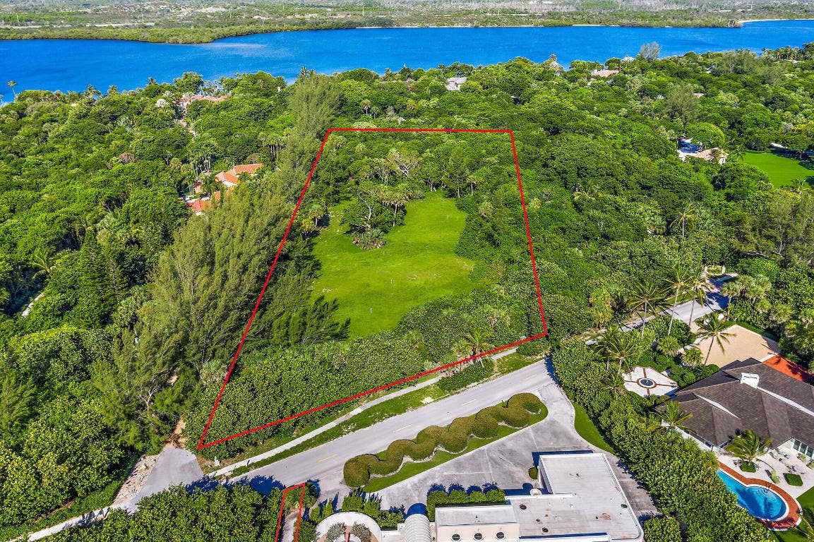 302 S Beach Road, Hobe Sound, FL 33455 302 S Beach Road, Hobe Sound, FL 33455