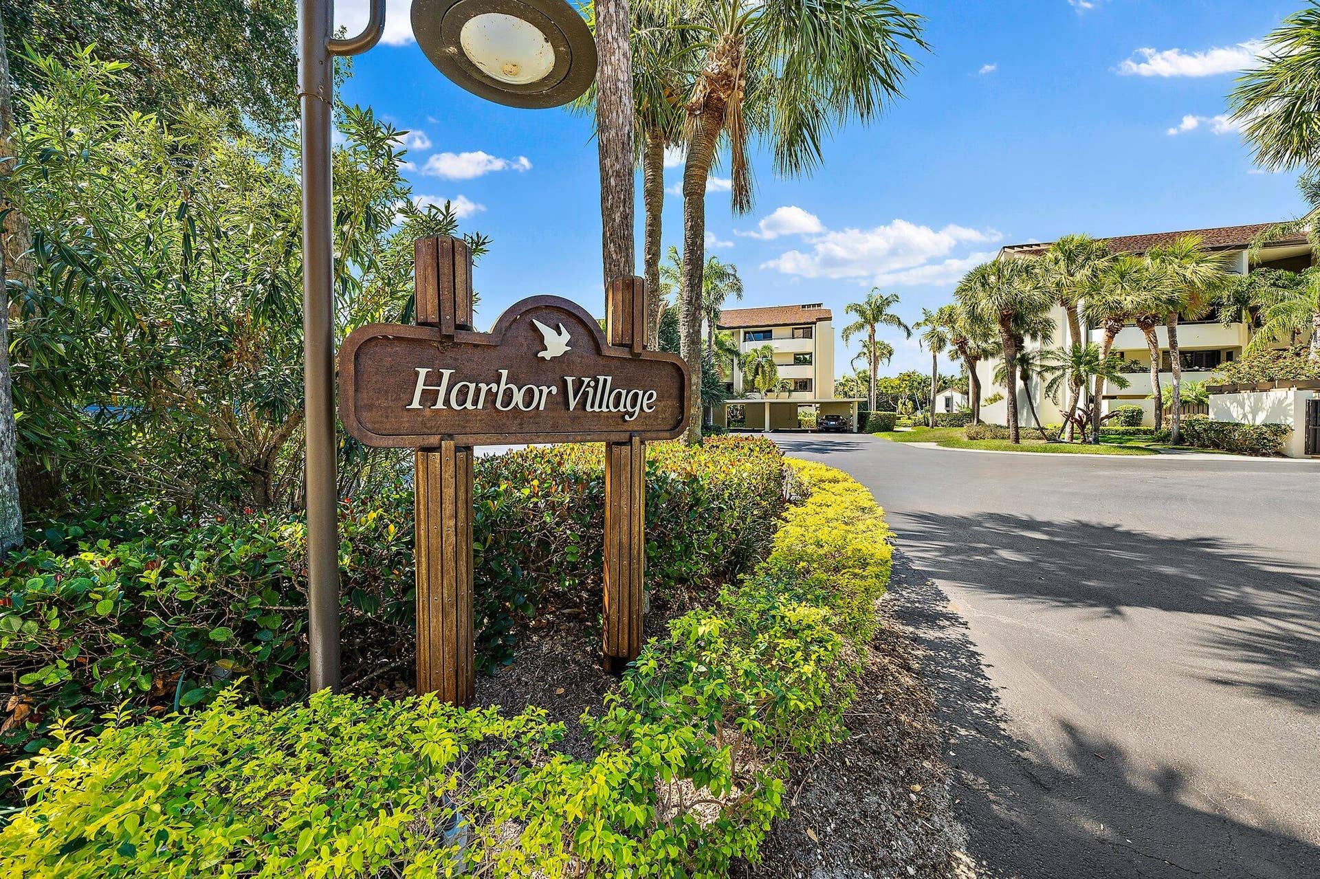 1133 Marine Way, #I4r, North Palm Beach, FL 33408 005-OldPortCoveRestaurantSign-FL-SMALL