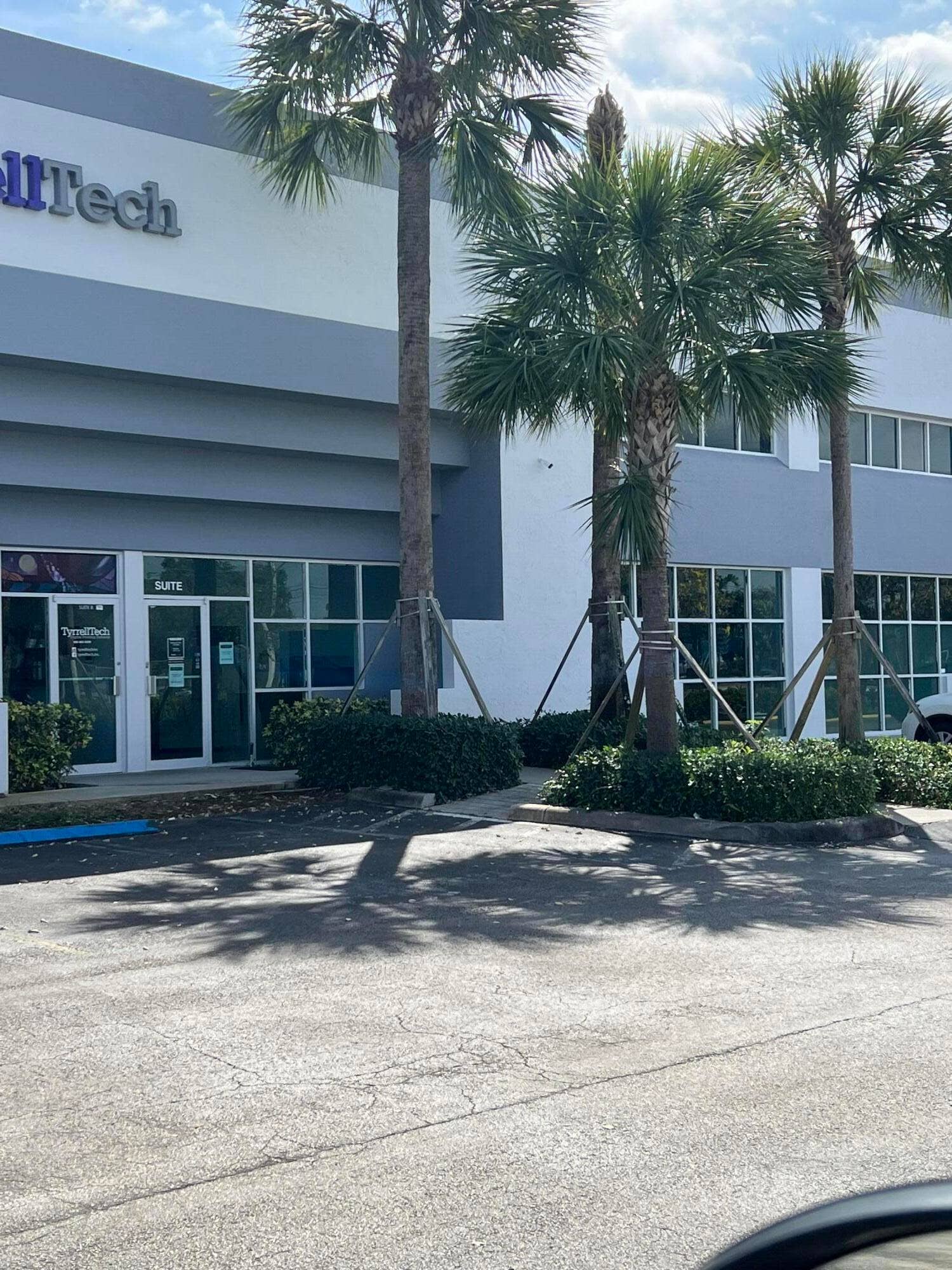 2400 W Copans Rd,Unit 9, Pompano Beach, FL 33069