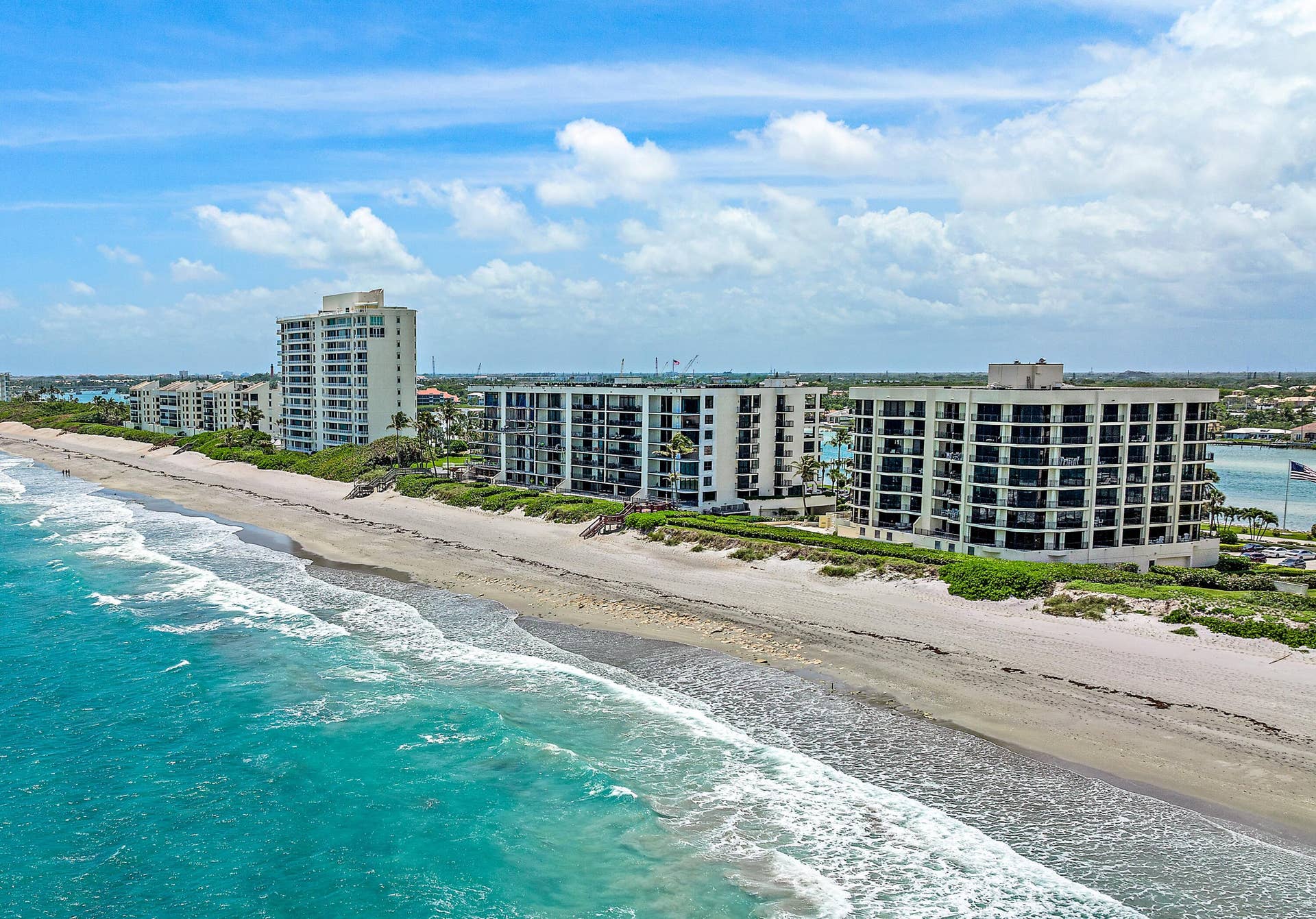 19750 S Beach Road, #605, Jupiter, FL 33469 Building Rear