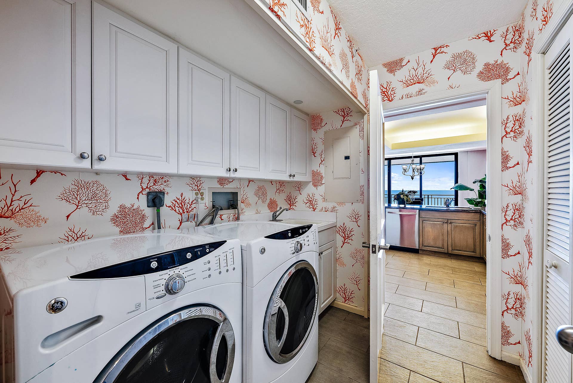 19750 S Beach Road, #605, Jupiter, FL 33469 Laundry Room