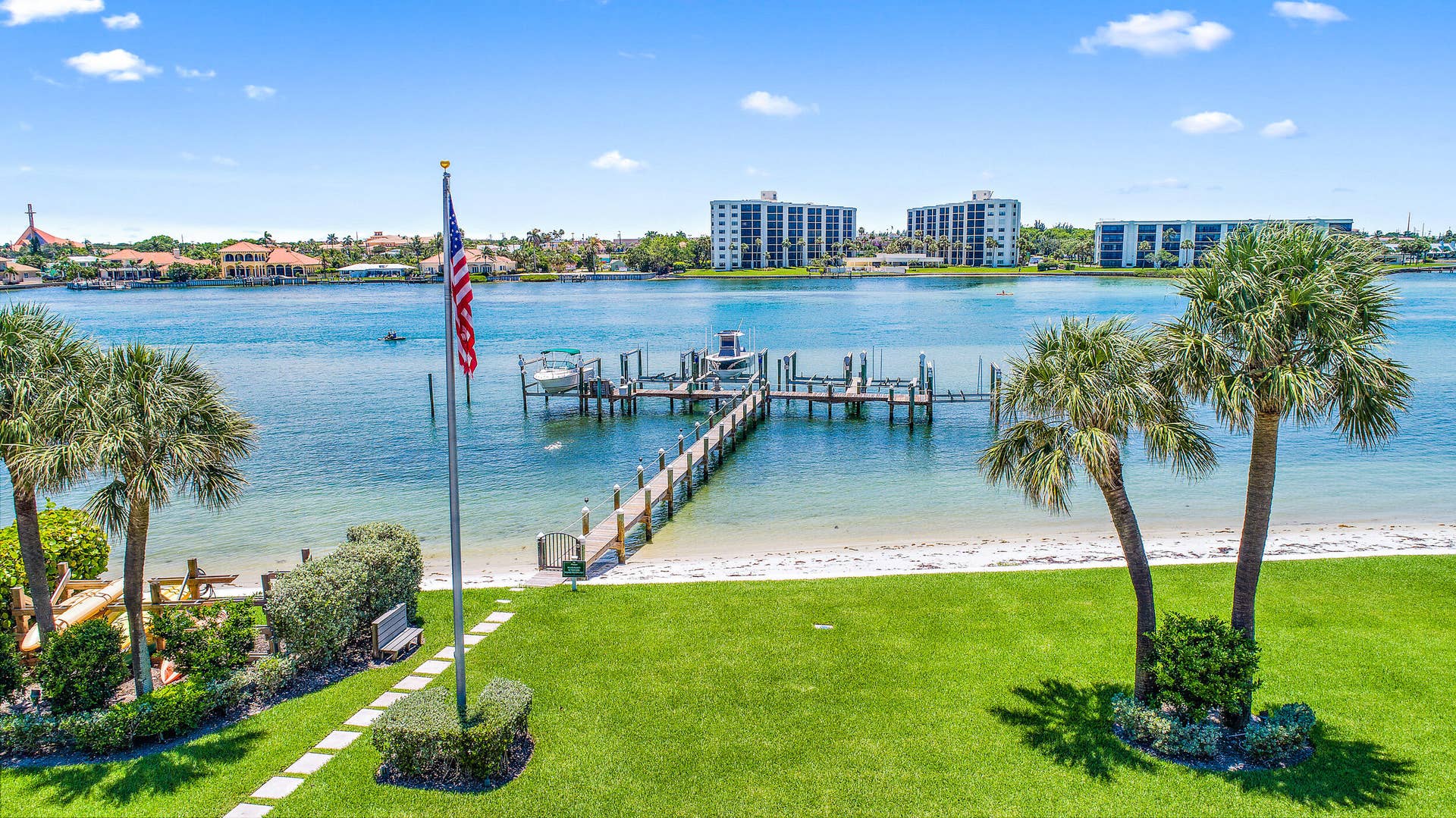 19750 S Beach Road, #605, Jupiter, FL 33469 Beach Walkway & Dock