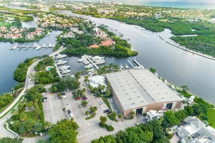 16632 Narrows Drive, Jupiter, FL 33477 Full Service Marina