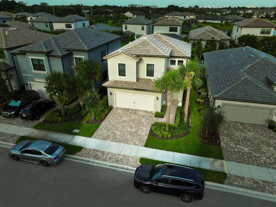 Property photo for 4534 W Pinehurst Trail, Fort Lauderdale, FL