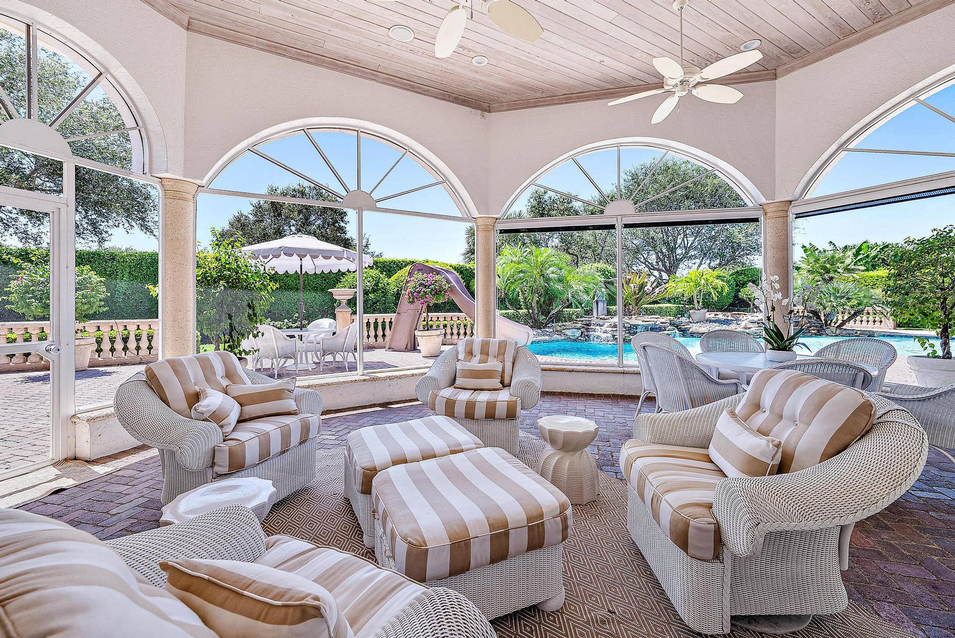 12008 SE Intracoastal Terrace, Jupiter, FL 33469 Screened Patio & Summer Kitchen