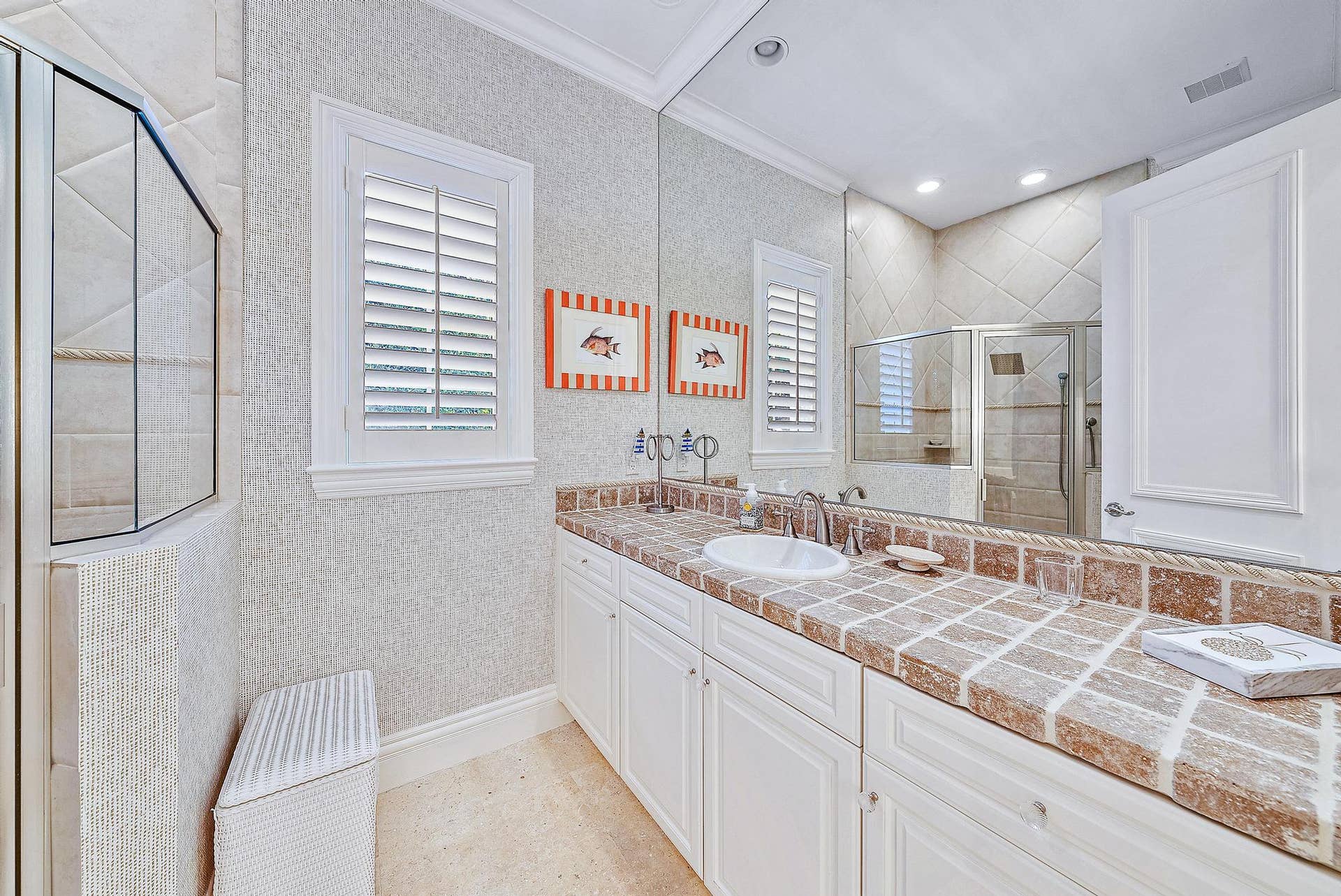 12008 SE Intracoastal Terrace, Jupiter, FL 33469 Guest Bath