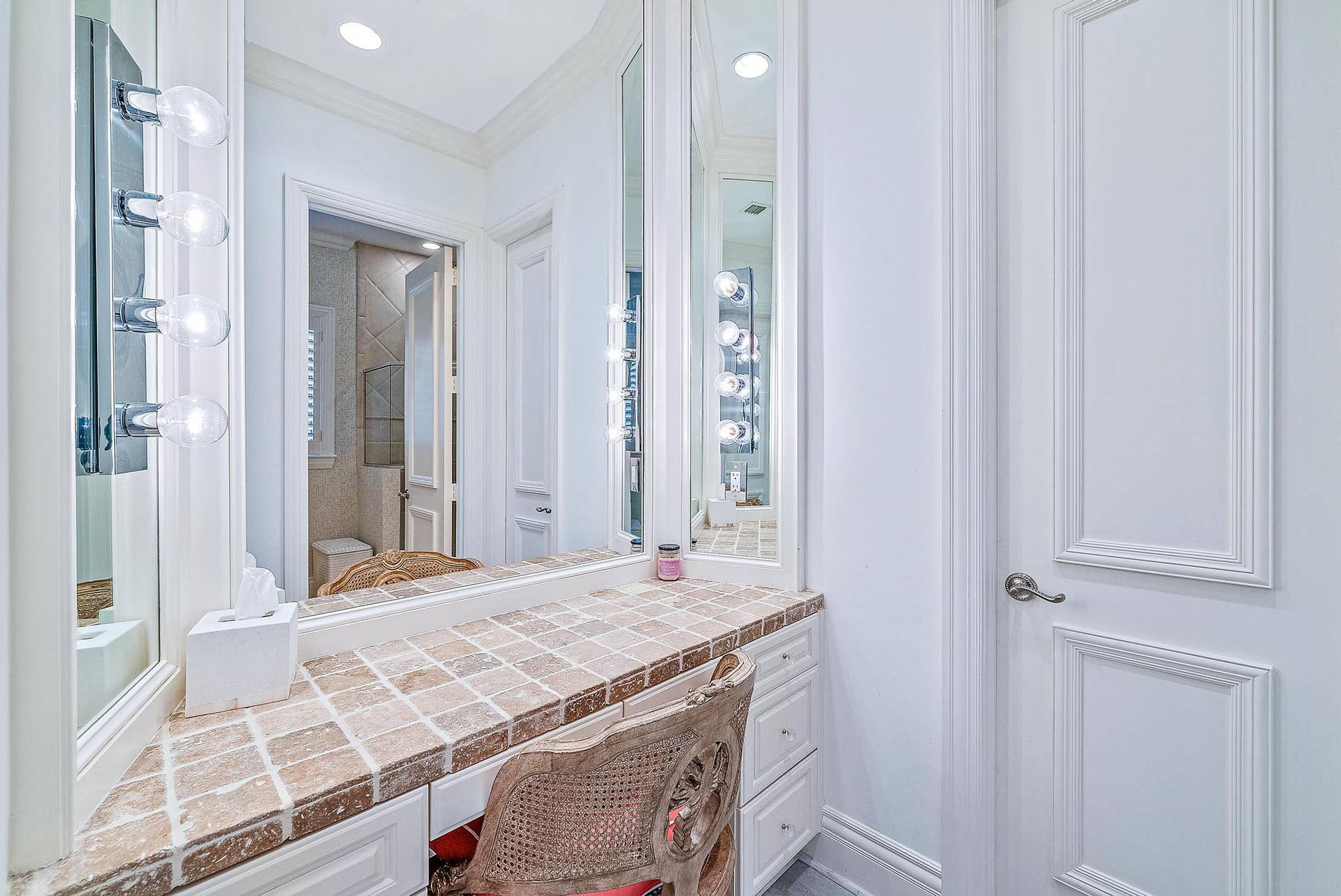 12008 SE Intracoastal Terrace, Jupiter, FL 33469 Guest Bath
