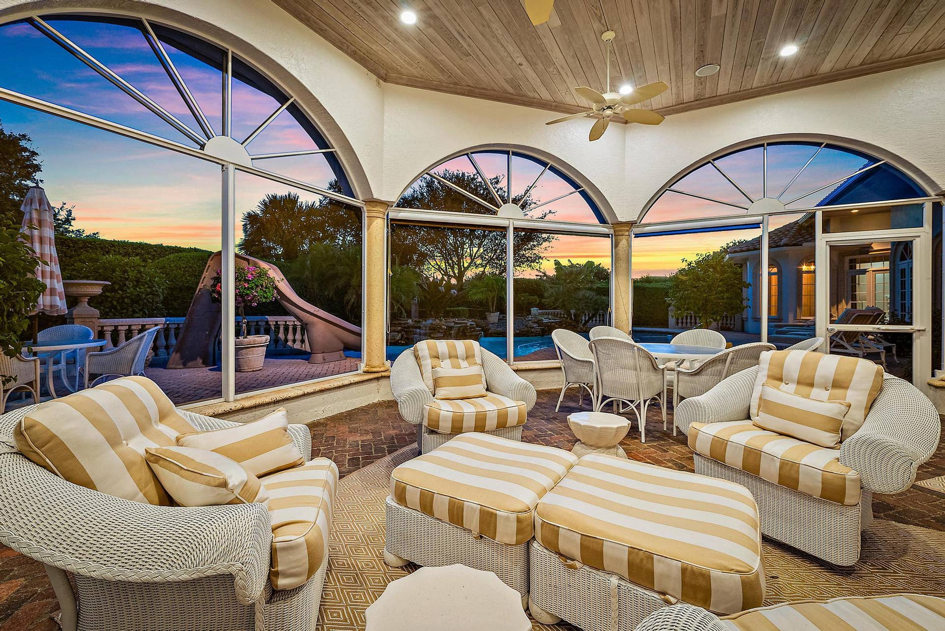 12008 SE Intracoastal Terrace, Jupiter, FL 33469 Screened Patio & Summer Kitchen
