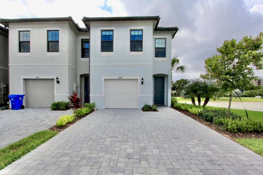 Property photo for 2298 Appleton Circle S, Oakland Park, FL