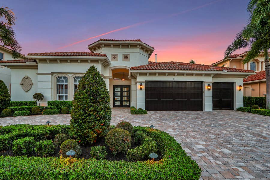 Property photo for 611 Hermitage Circle, Palm Beach Gardens, FL