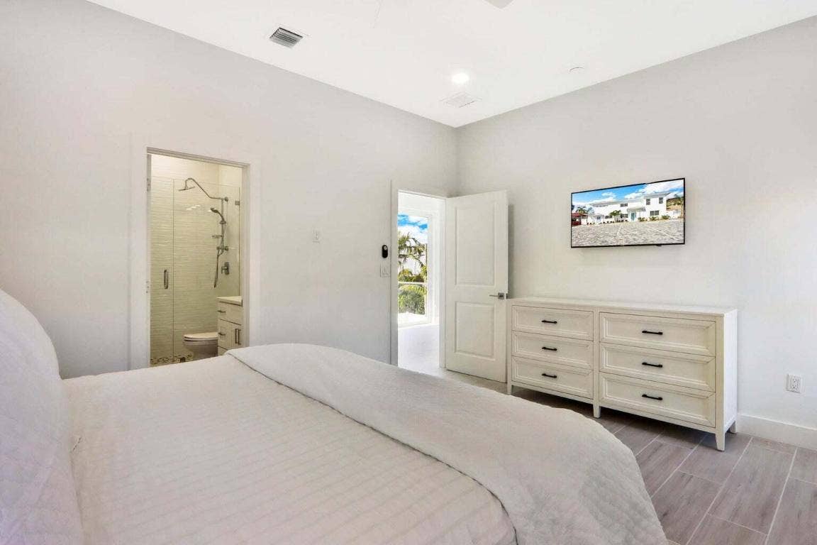 115 Cascade Lane, Palm Beach Shores, Palm Beach Shores, FL 33404 115 Cascade Lane, Palm Beach Shores, Palm Beach Shores, FL 33404