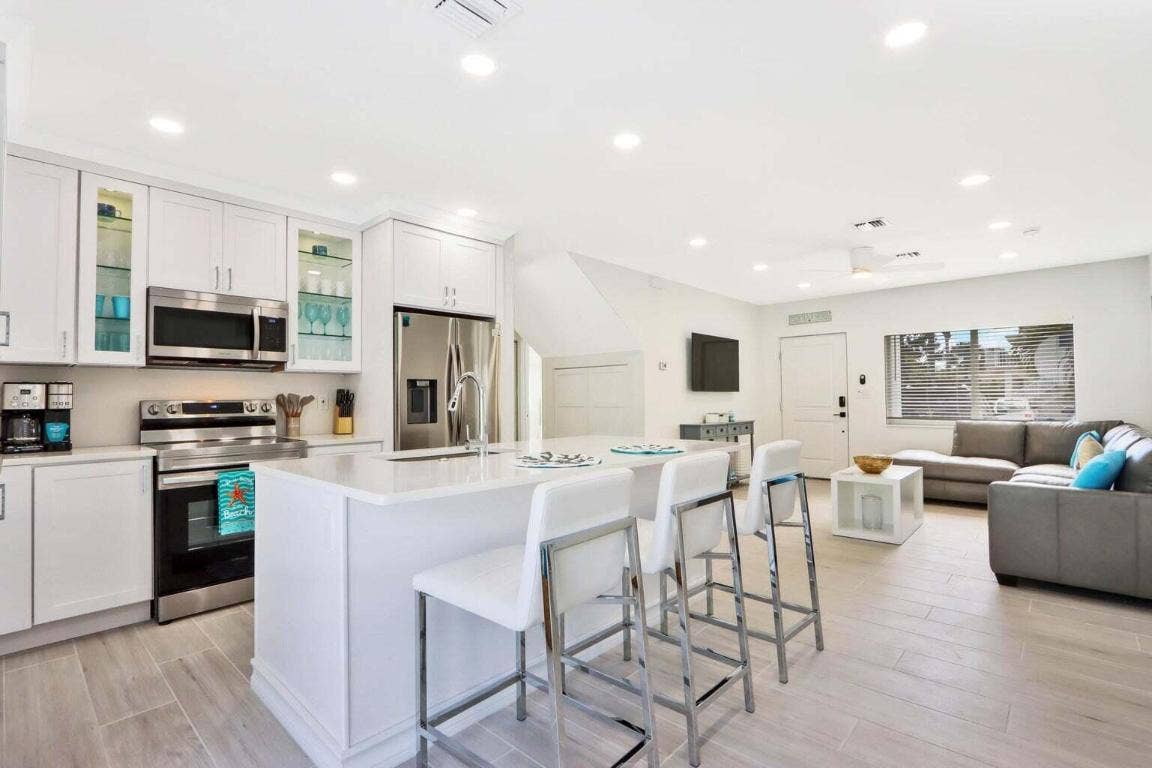 115 Cascade Lane, Palm Beach Shores, Palm Beach Shores, FL 33404 115 Cascade Lane, Palm Beach Shores, Palm Beach Shores, FL 33404
