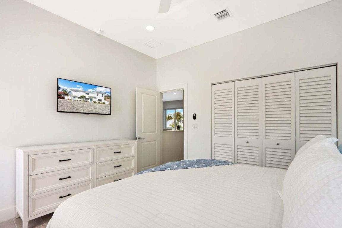 115 Cascade Lane, Palm Beach Shores, Palm Beach Shores, FL 33404 115 Cascade Lane, Palm Beach Shores, Palm Beach Shores, FL 33404