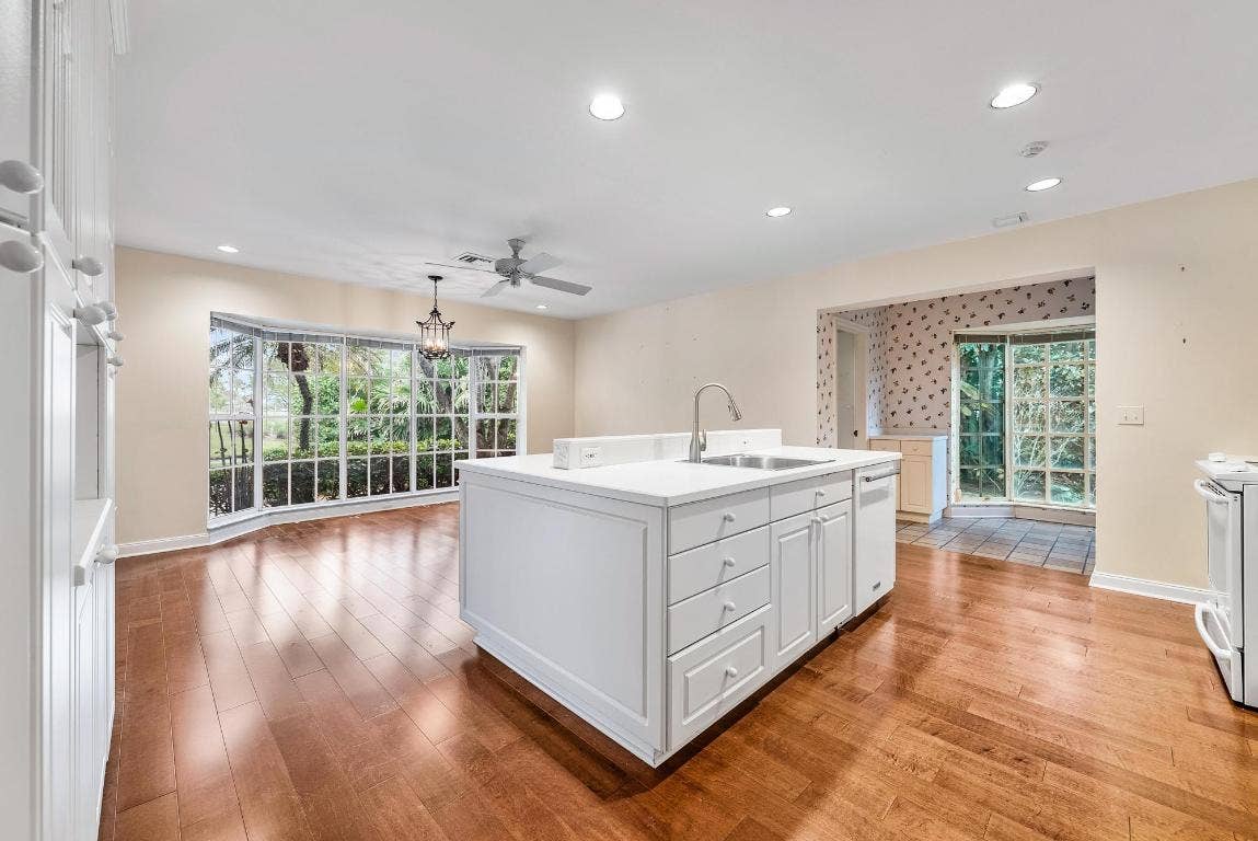 838 Lake House Drive, North Palm Beach, FL 33408 838 Lake House Drive, North Palm Beach, FL 33408