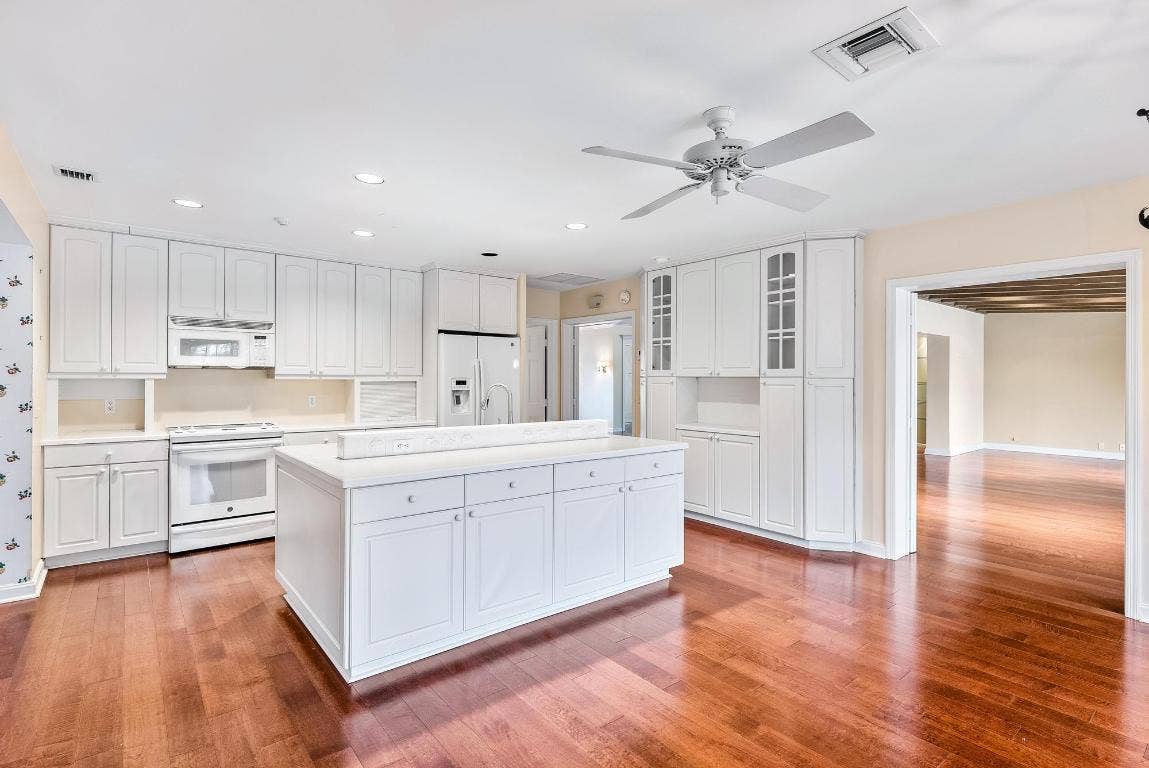 838 Lake House Drive, North Palm Beach, FL 33408 838 Lake House Drive, North Palm Beach, FL 33408
