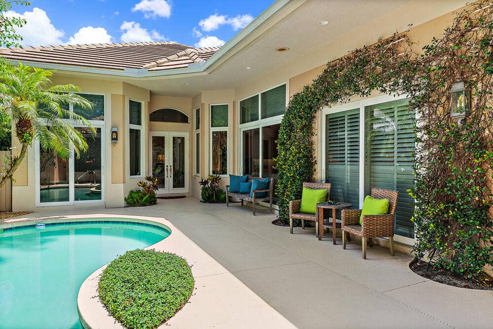 12152 SE Birkdale Run, Jupiter, FL 33469 Courtyard - Pool