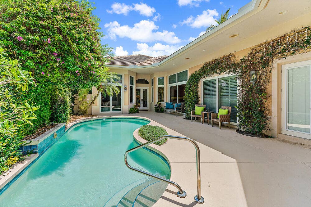 12152 SE Birkdale Run, Jupiter, FL 33469 Courtyard - Pool