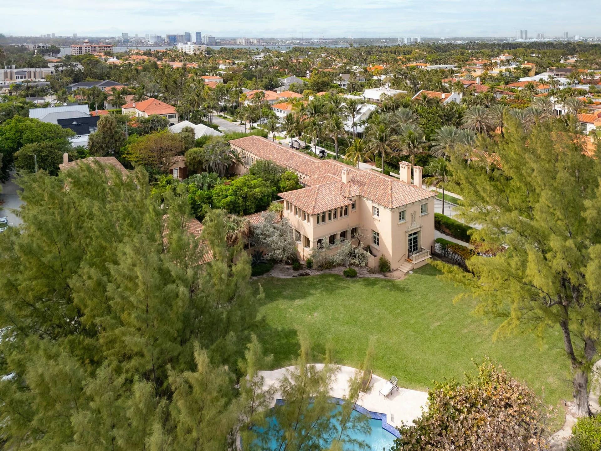 200 N Ocean Boulevard, #1, Palm Beach, FL 33480 tempImagew0awrX