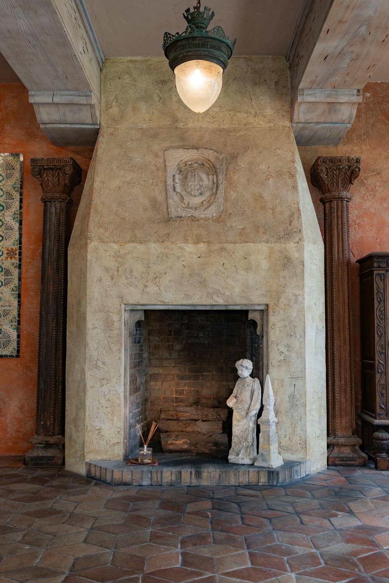 200 N Ocean Boulevard, #1, Palm Beach, FL 33480 1 of 3 Working Fireplaces