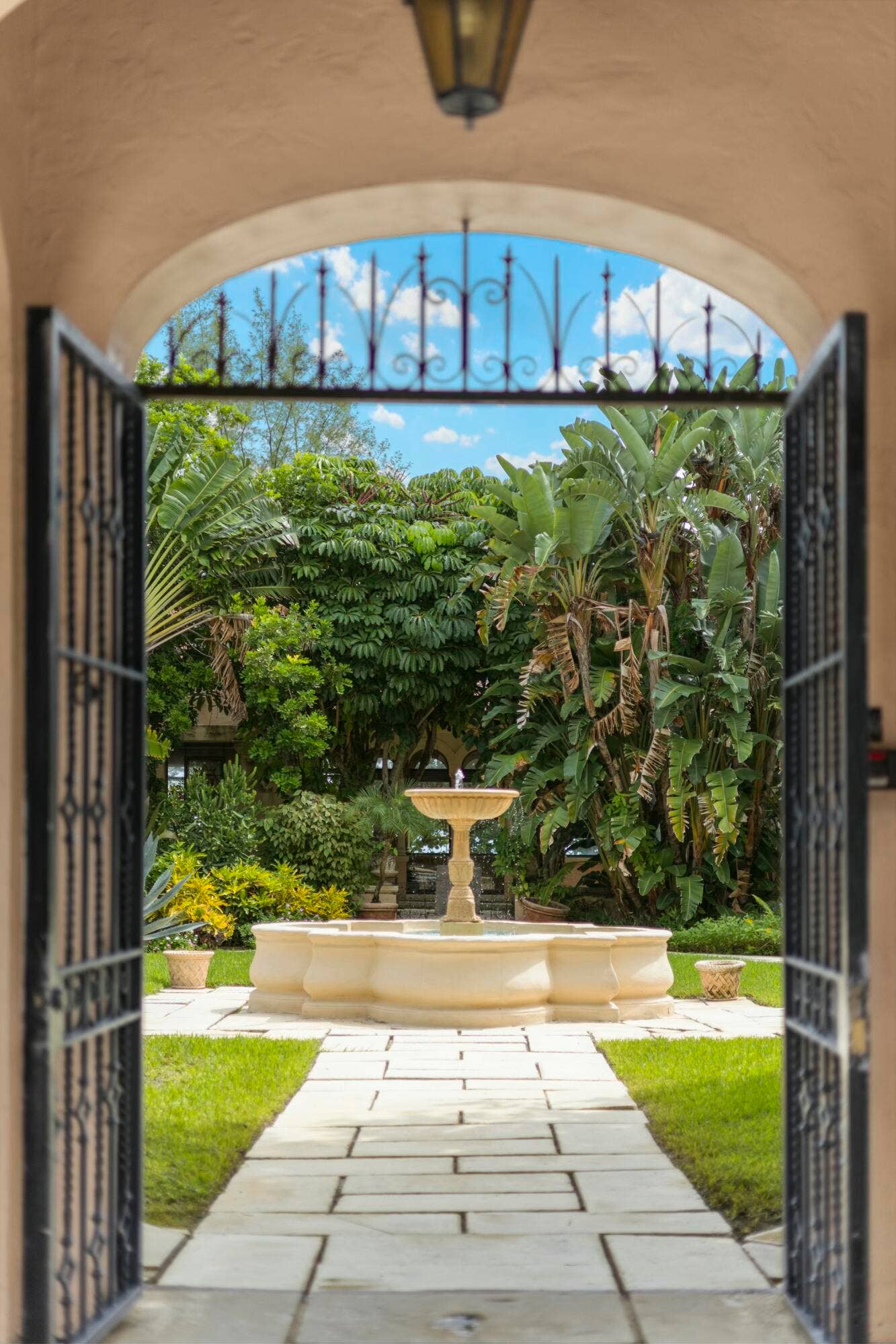 200 N Ocean Boulevard, #1, Palm Beach, FL 33480 Entrance From Rear Driveway