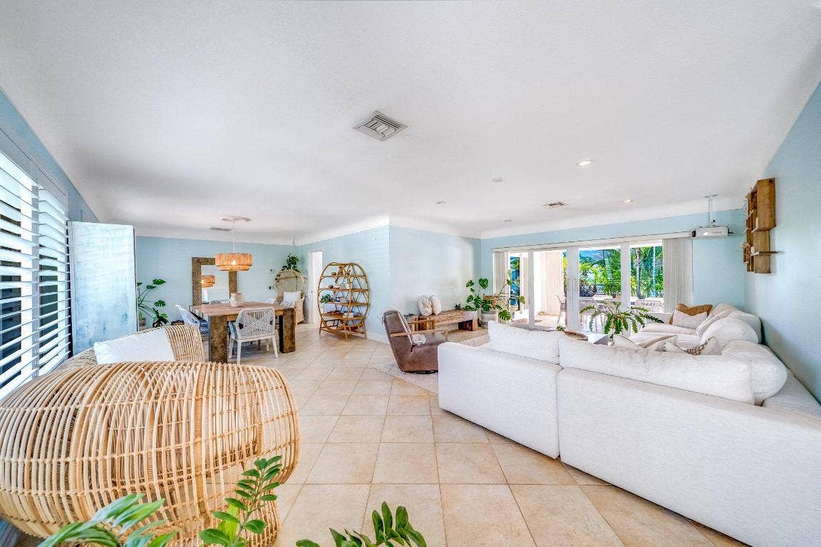 4010 NE 25th Avenue, Lighthouse Point, FL 33064