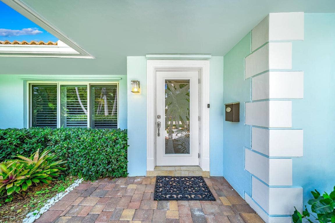 4010 NE 25th Avenue, Lighthouse Point, FL 33064