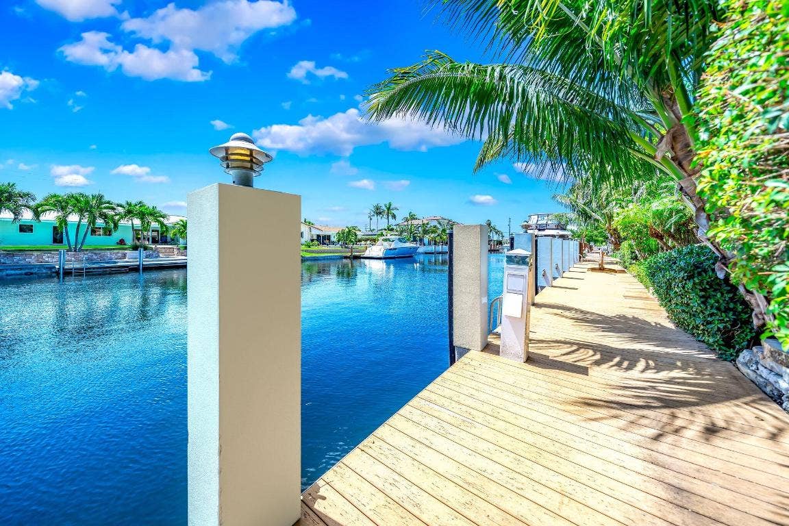 4010 NE 25th Avenue, Lighthouse Point, FL 33064