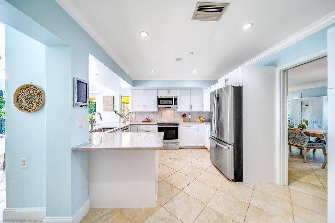 4010 NE 25th Avenue, Lighthouse Point, FL 33064