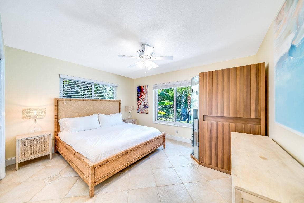 4010 NE 25th Avenue, Lighthouse Point, FL 33064