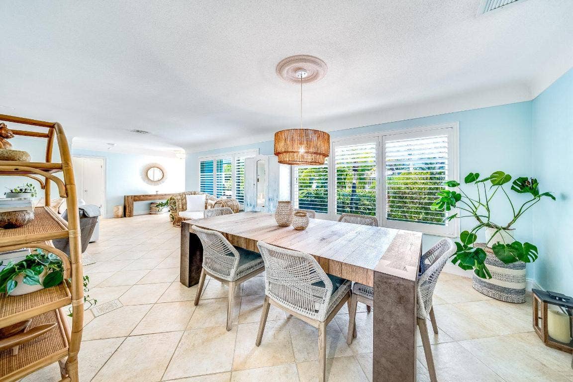 4010 NE 25th Avenue, Lighthouse Point, FL 33064