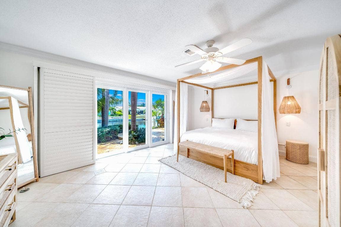 4010 NE 25th Avenue, Lighthouse Point, FL 33064