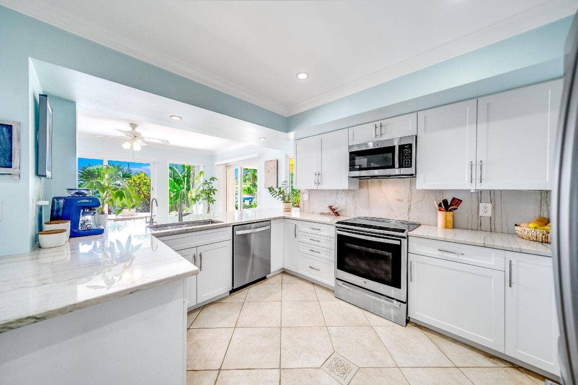 4010 NE 25th Avenue, Lighthouse Point, FL 33064