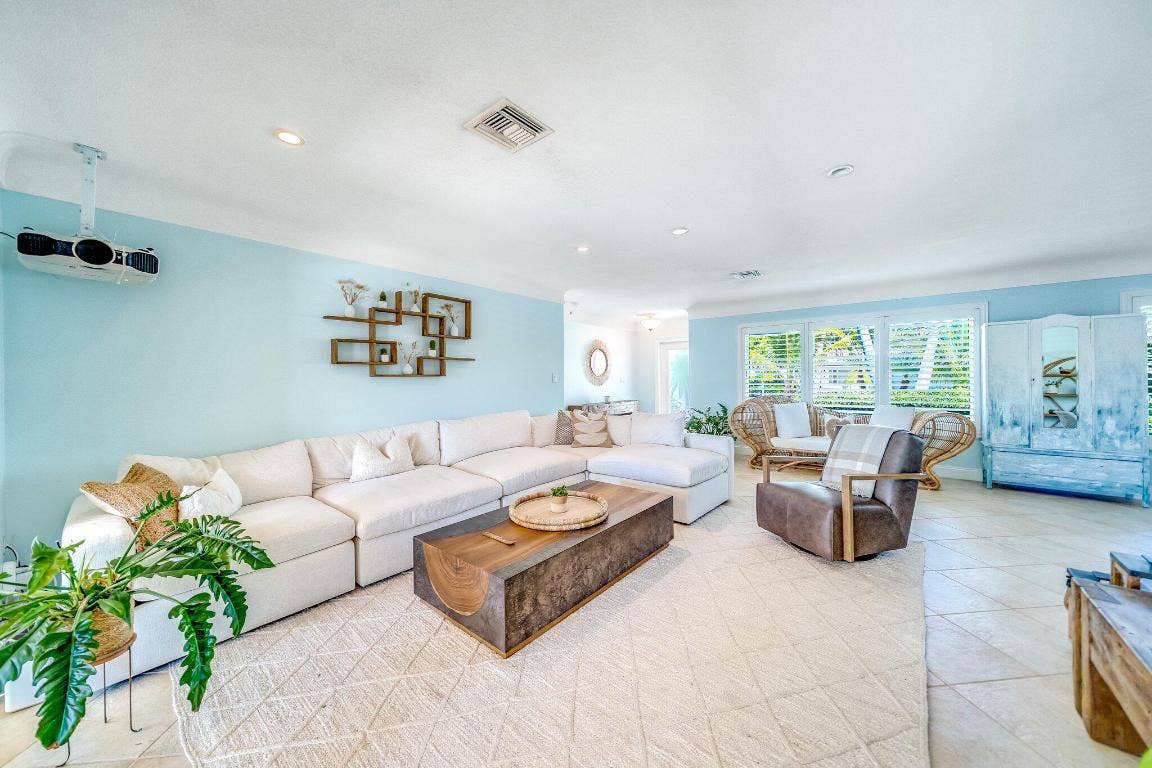 4010 NE 25th Avenue, Lighthouse Point, FL 33064