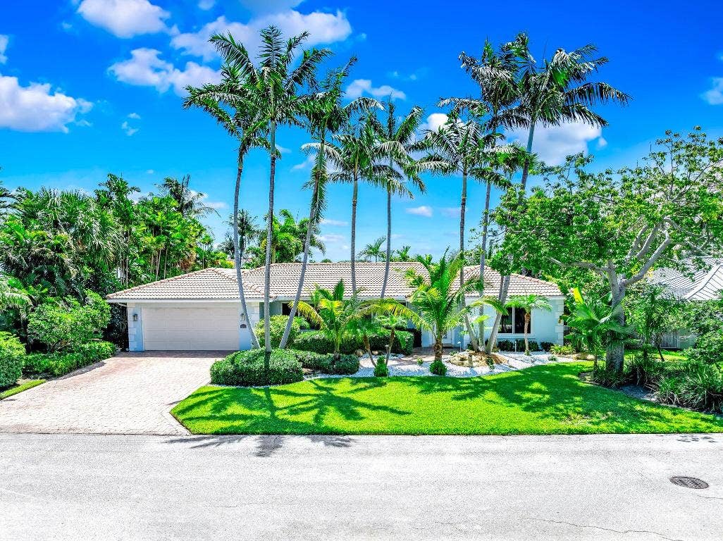 4010 NE 25th Avenue, Lighthouse Point, FL 33064