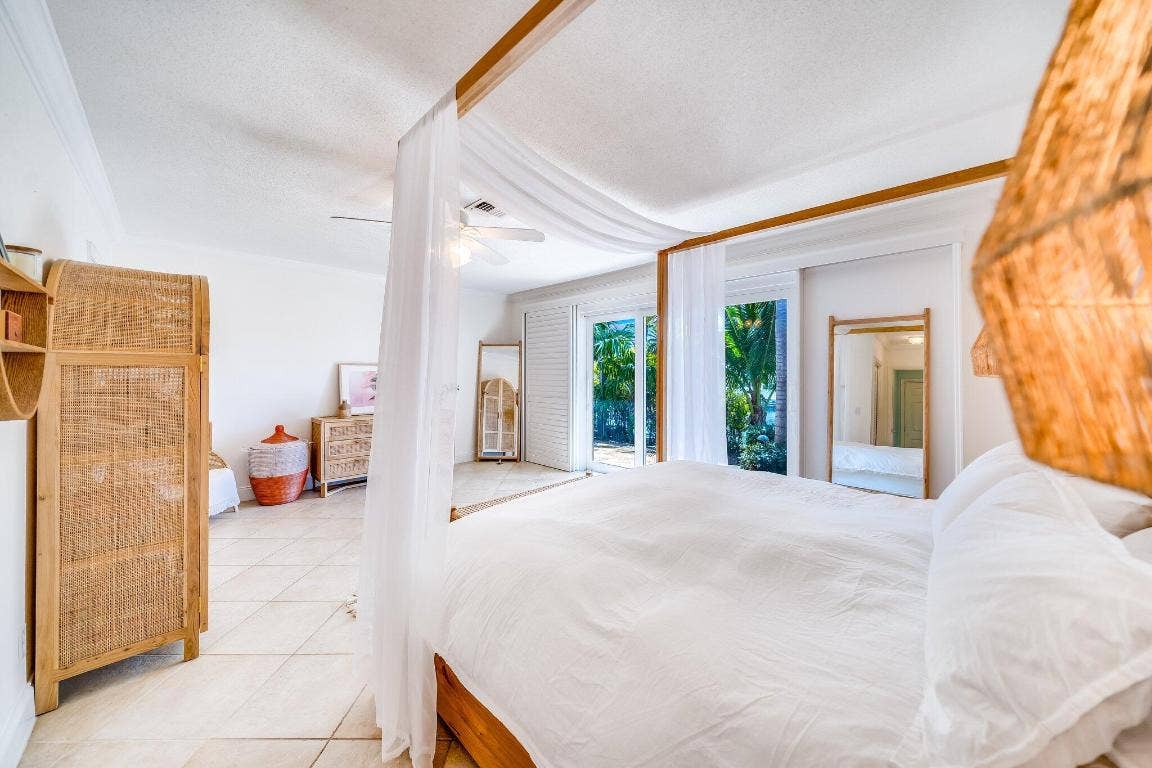 4010 NE 25th Avenue, Lighthouse Point, FL 33064