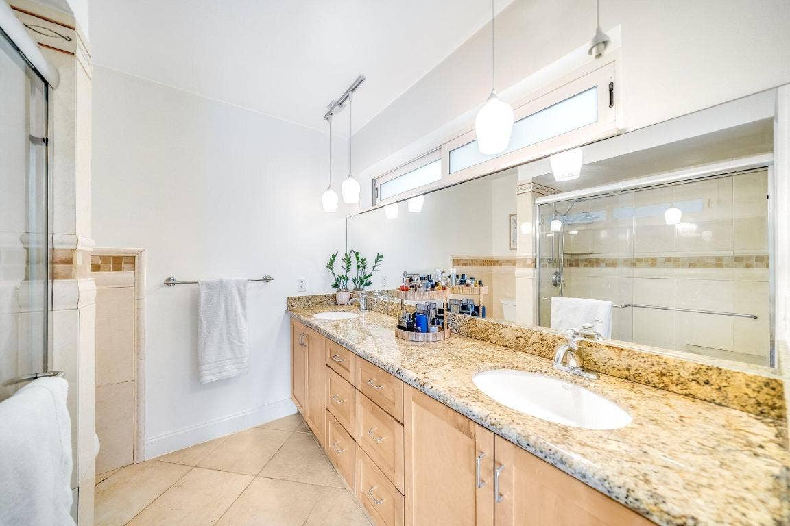 4010 NE 25th Avenue, Lighthouse Point, FL 33064