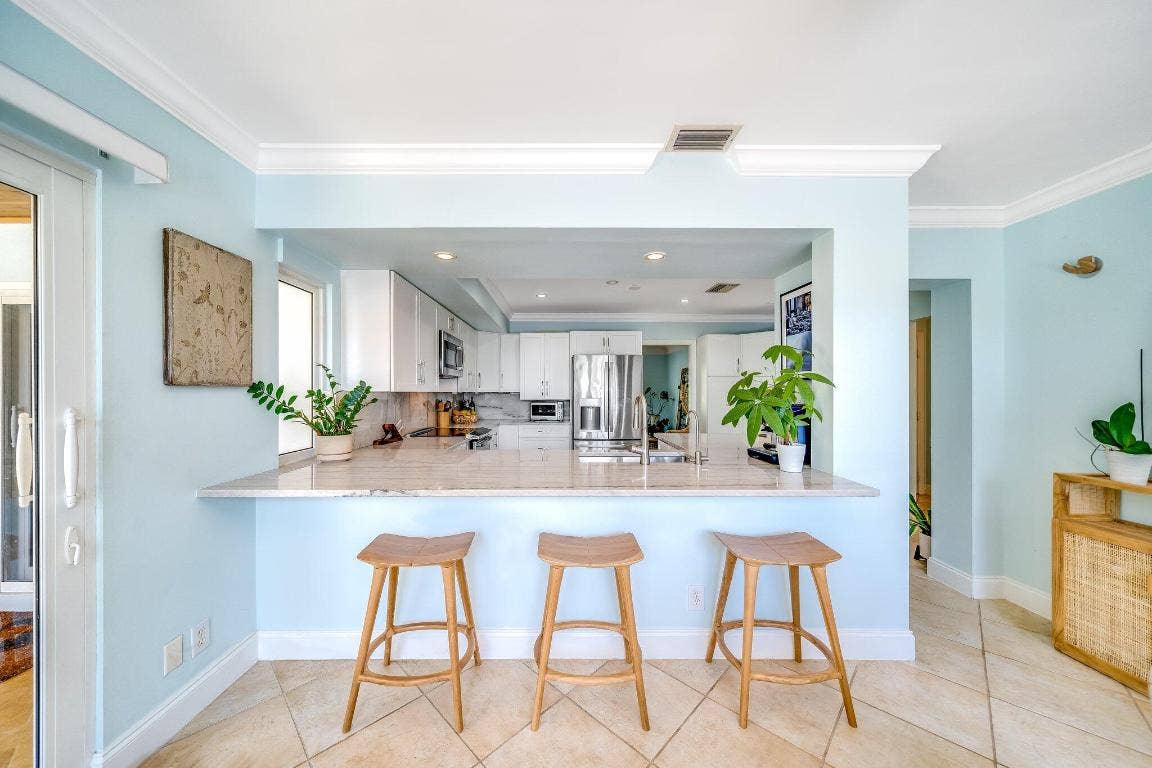 4010 NE 25th Avenue, Lighthouse Point, FL 33064