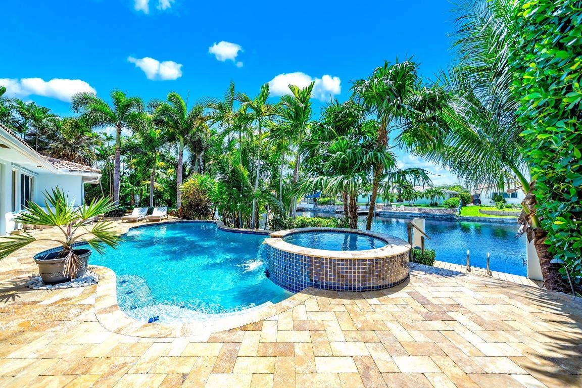 4010 NE 25th Avenue, Lighthouse Point, FL 33064