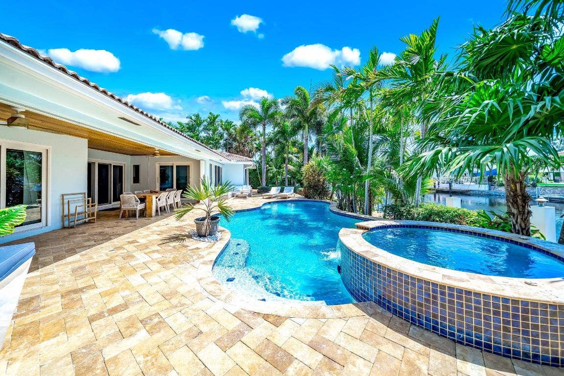4010 NE 25th Avenue, Lighthouse Point, FL 33064