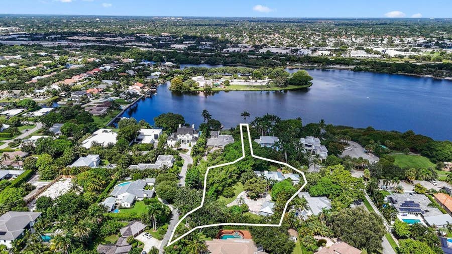 Property photo for 920 Hibiscus Lane, Delray Beach, FL