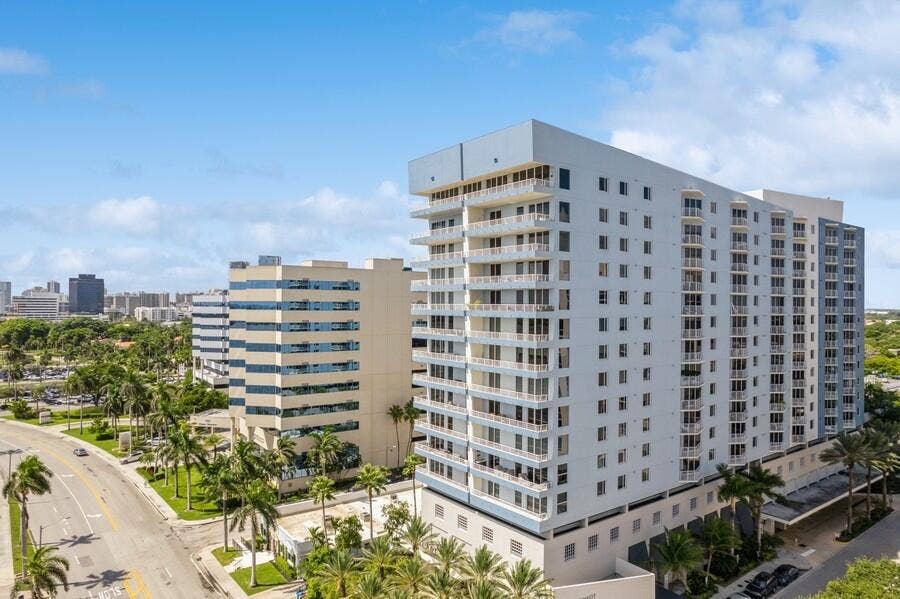 1551 N Flagler Drive, #1205, West Palm Beach, FL 33401 6_1551NFlaglerDr1205_181009_AerialView_S