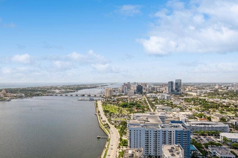 1551 N Flagler Drive, #1205, West Palm Beach, FL 33401 3_1551NFlaglerDr1205_181004_AerialView_S
