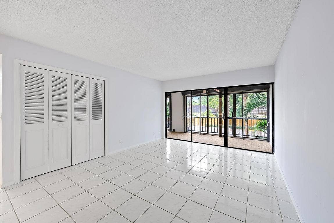 1660 Twelve Oaks Way, #205, North Palm Beach, FL 33408 1660 Twelve Oaks Way, #205, North Palm Beach, FL 33408
