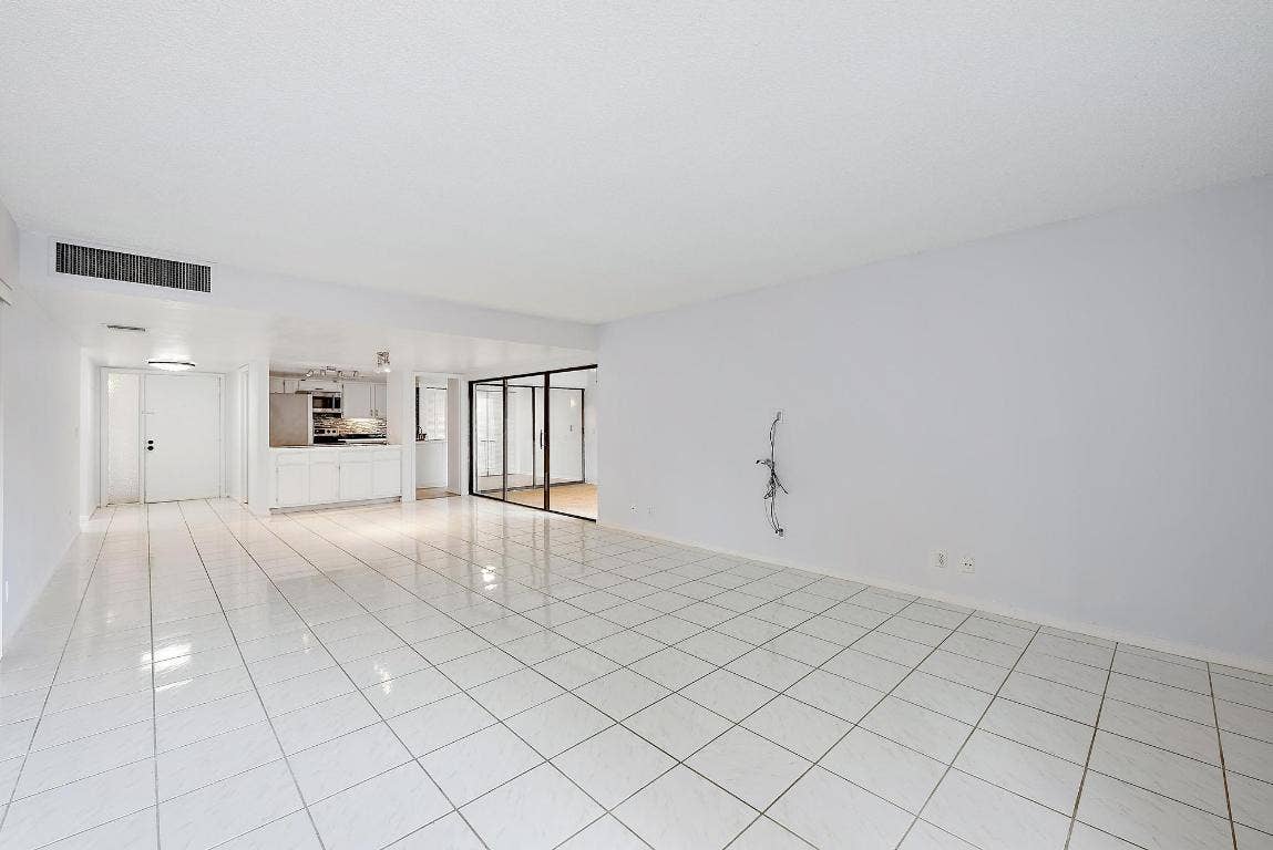 1660 Twelve Oaks Way, #205, North Palm Beach, FL 33408 1660 Twelve Oaks Way, #205, North Palm Beach, FL 33408