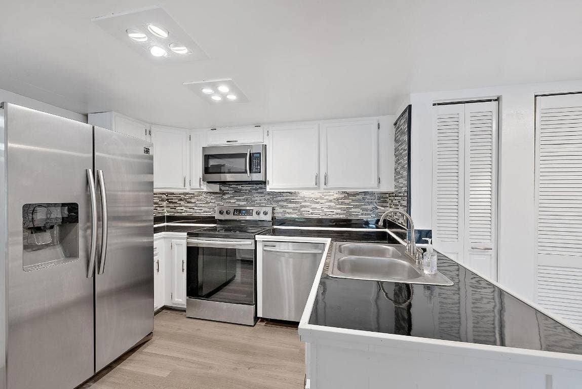 1660 Twelve Oaks Way, #205, North Palm Beach, FL 33408 1660 Twelve Oaks Way, #205, North Palm Beach, FL 33408